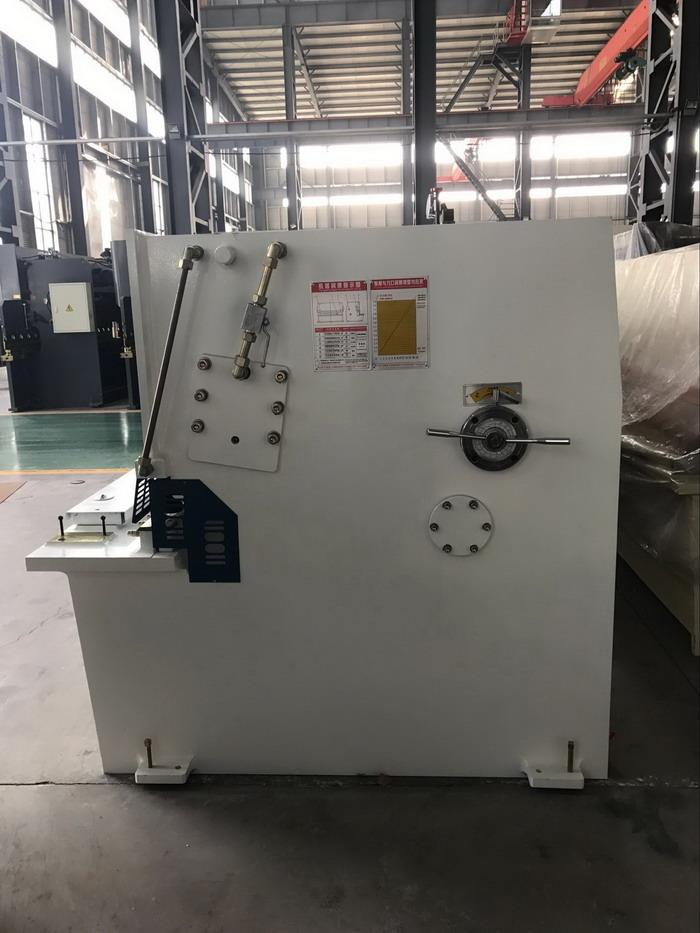 QC12K 4M NC hydraulic shears 6mm cutting capacity