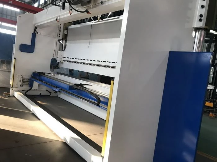 Italy made ES A S675W 6 axis cnc  press brakes china ahyw yawei supplier